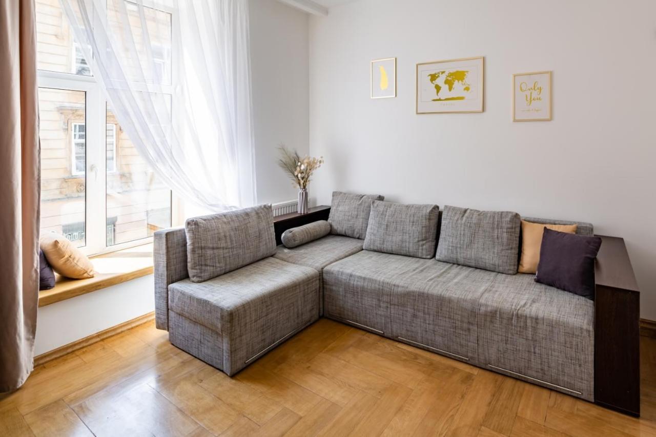 Three Bedroom Apartment On Rynok Square Leopoli Esterno foto